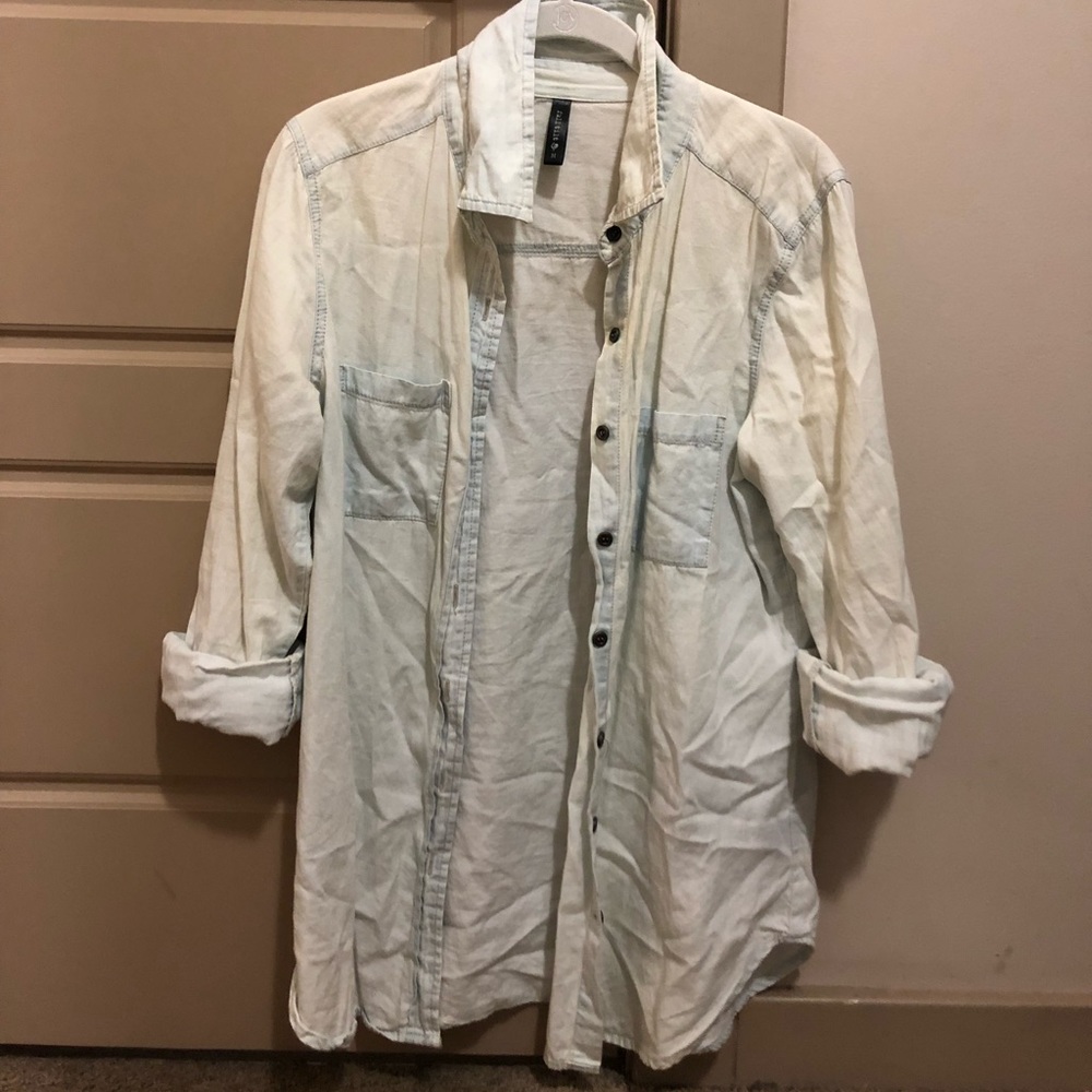 Tilly’s light wash denim flannel shirt